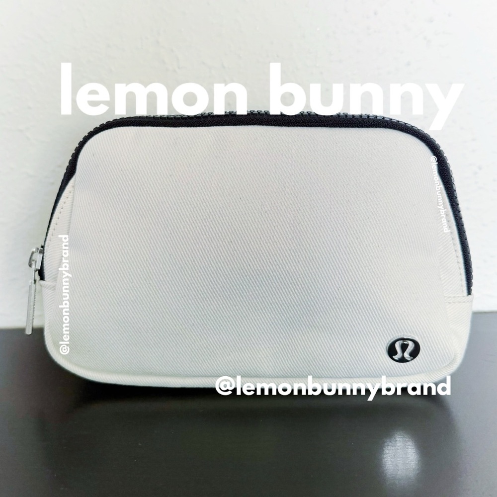 lululemon Everywhere Belt Bag *Canvas (Cotton) in Natural/Black OS 1L New NWT